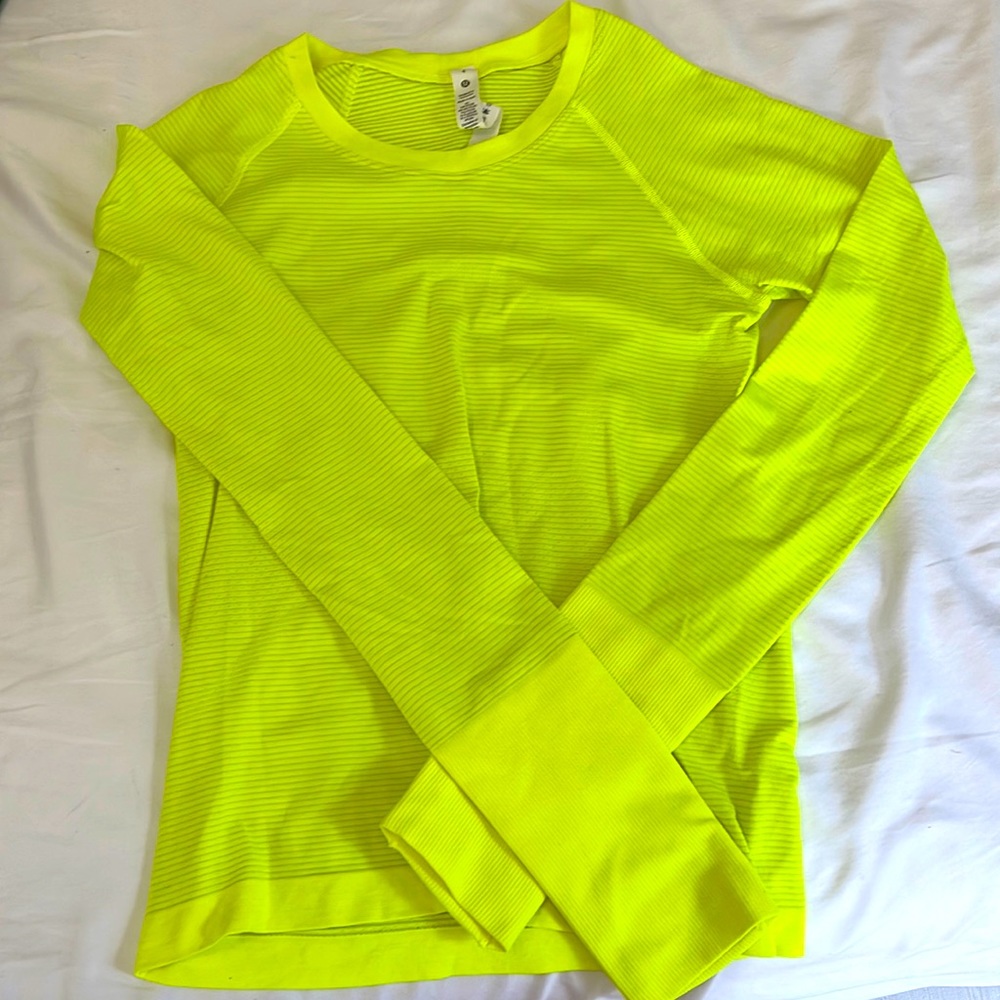 Highlighter yellow long sleeve swiftly tech size 4